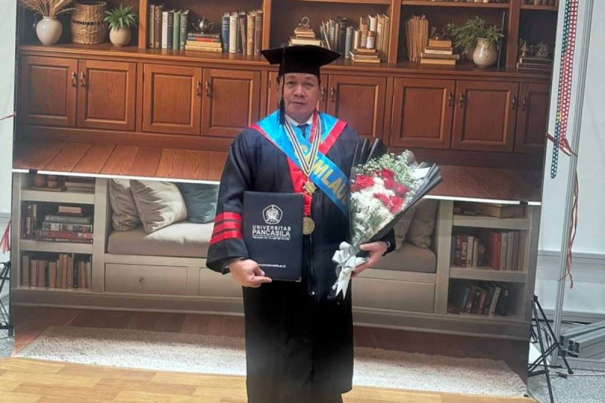 Lulusan Doktor Ilmu Hukum Universitas Pancasila Yusof Ferdinand Wangania